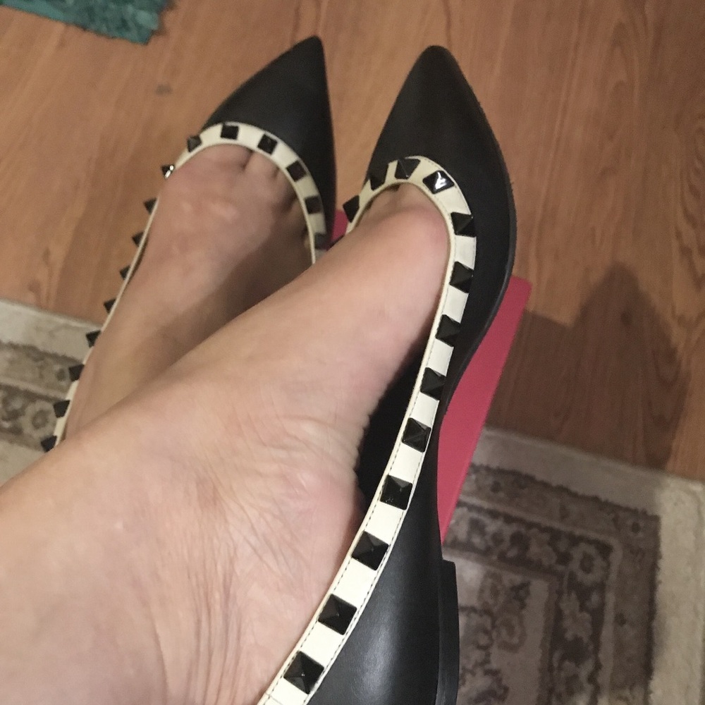 Auth pre loved valentino rock stud flats 7